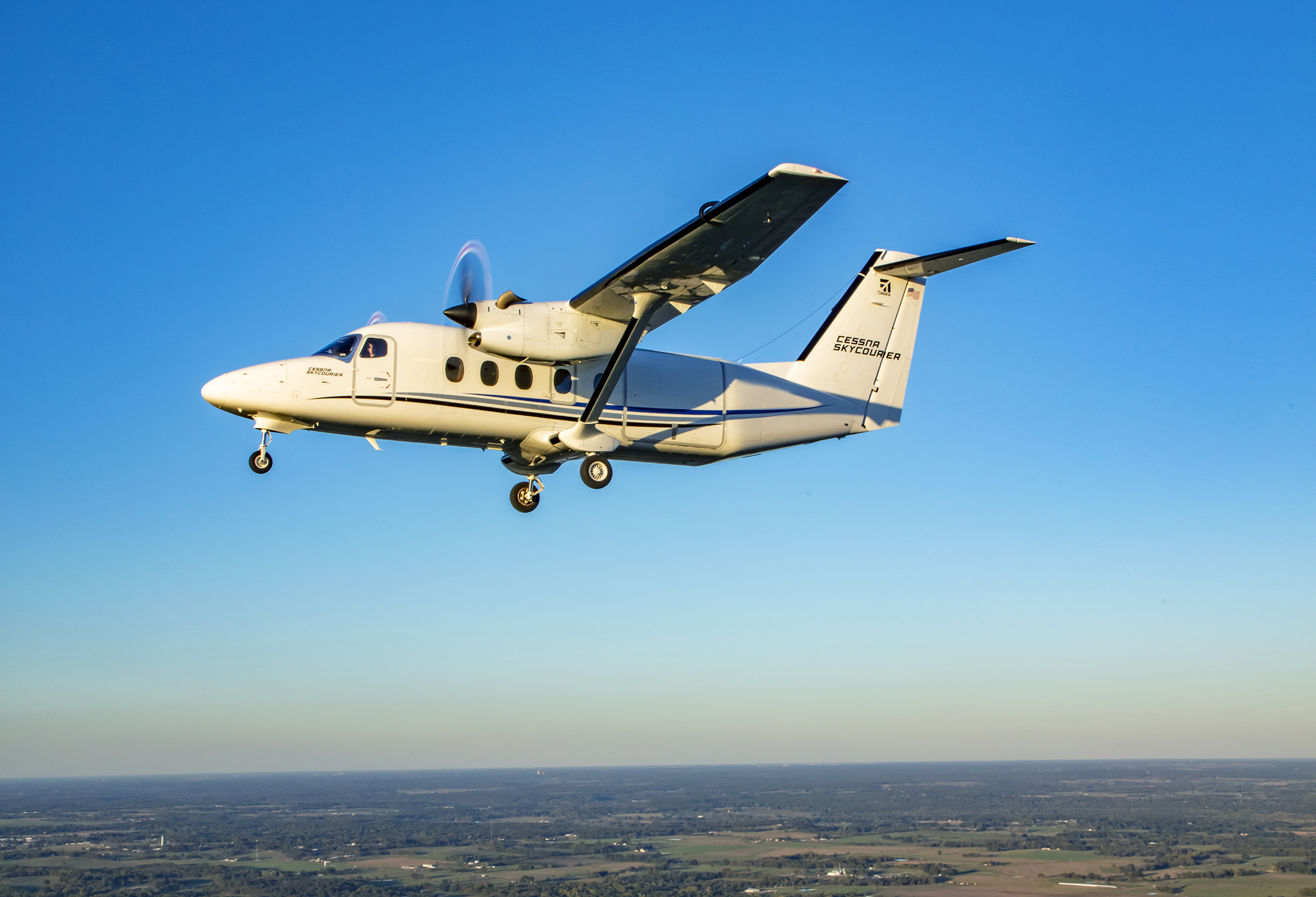 Textron to Deliver SkyCourier to Hinterland Aviation for Passenger Service